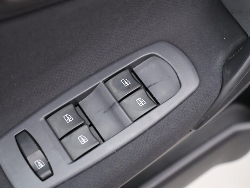 Renault Koleos 2,0 DCI 110kW Expression CZ - fotka 15 z 35