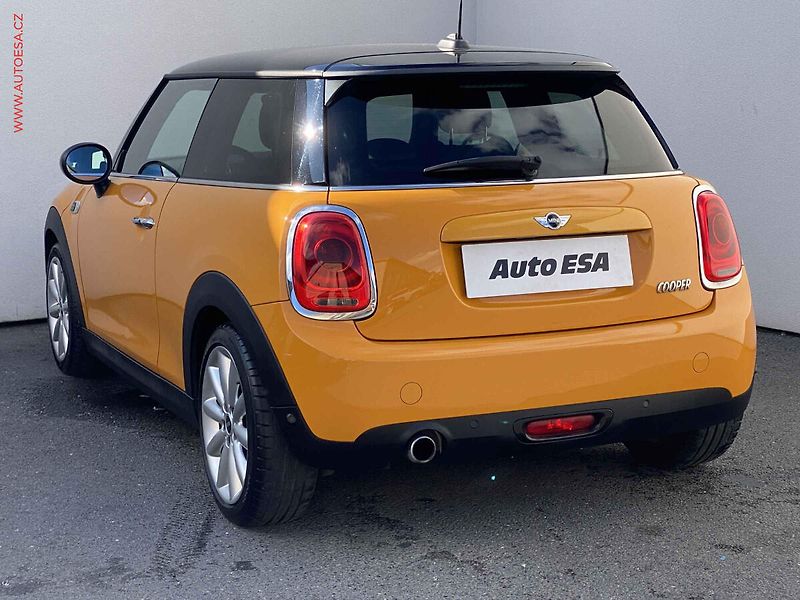 Mini Cooper (2014) 1.5T, LED, navi, kůže - fotka 6 z 19