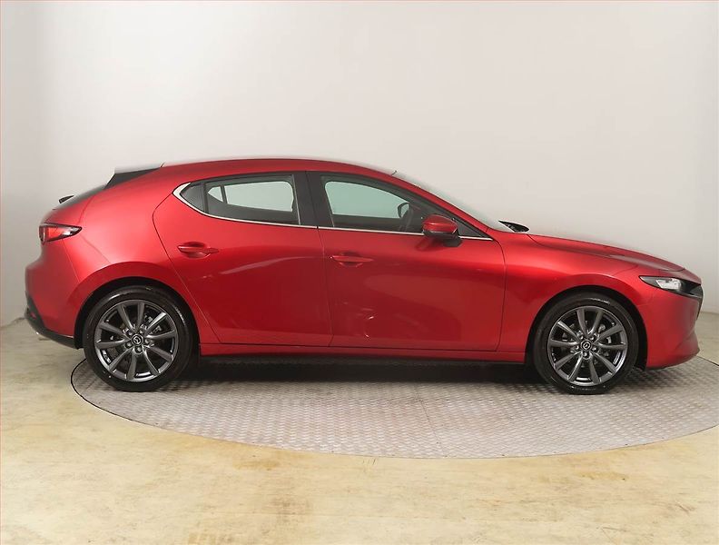 Mazda 3 (2026) e-Skyactiv G140 - fotka 6 z 22