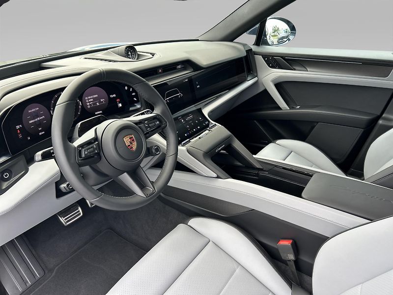 Porsche Cayenne Electric - fotka 15 z 30