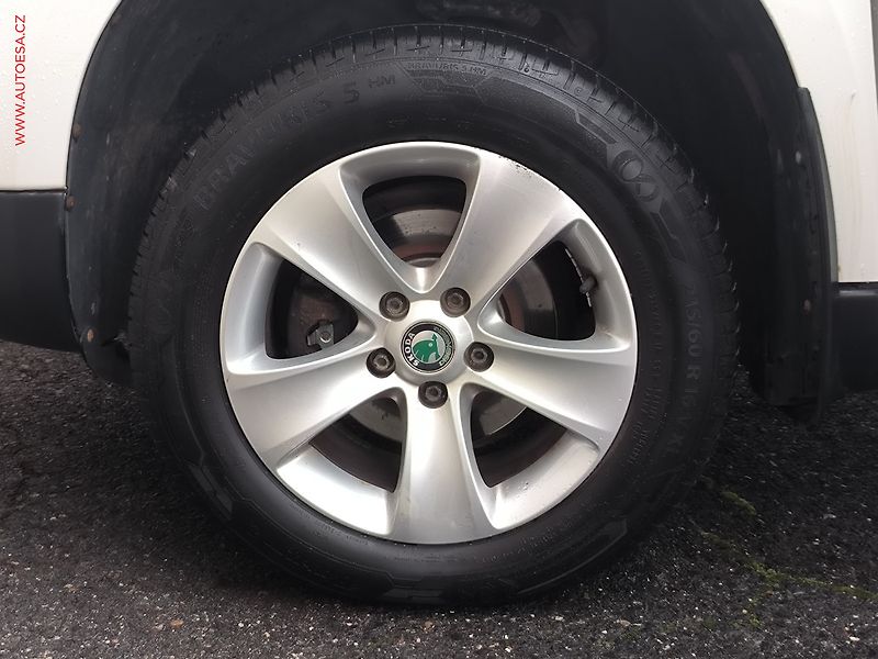 Škoda Yeti (2010) 2.0 TDI 4x4, ČR, AC, tažné - fotka 14 z 15