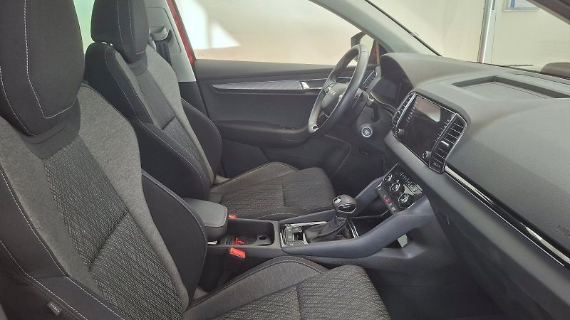 Škoda Karoq (2025) Top Selection 1,5 TSI 110 kW D - fotka 15 z 23