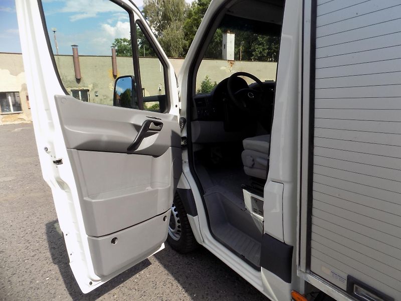 Volkswagen Crafter (2009) 2,5 120KW SKLÁPĚČ - fotka 11 z 47