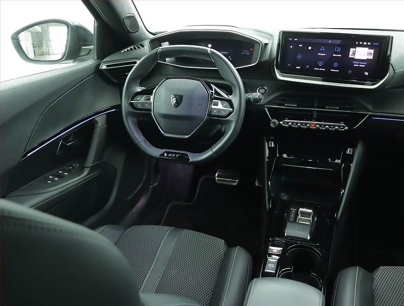 Peugeot 2008 (2023) GT 54 kWh, SoH 94% - fotka 7 z 20