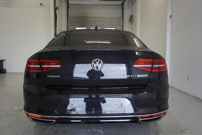 Volkswagen Passat 2,0 TSI 162kW DIGITAL, AUTOMAT - fotka 6 z 28