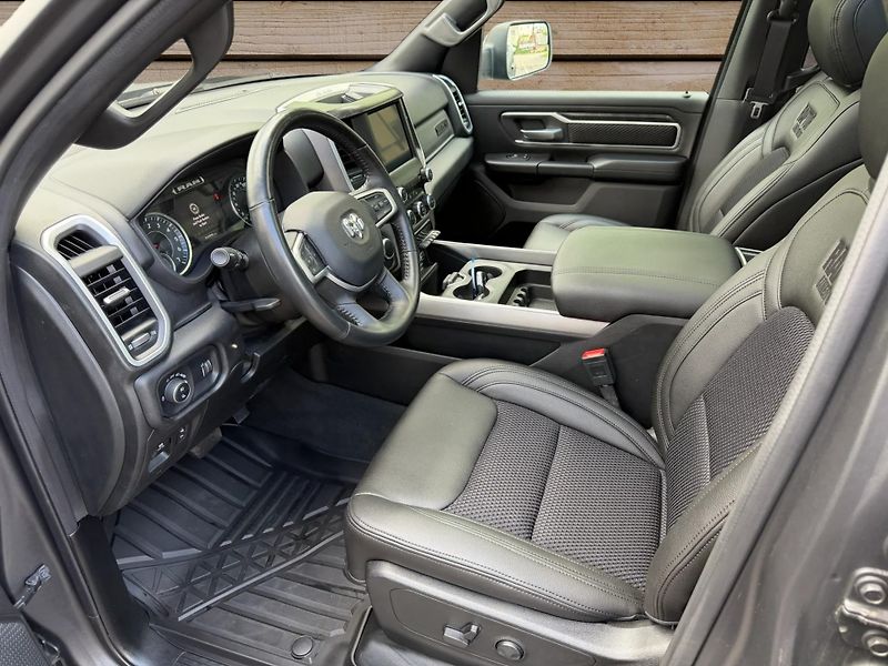 Dodge RAM (2023) + HEMI +RAPTOR LINER EDITION+ - fotka 13 z 20