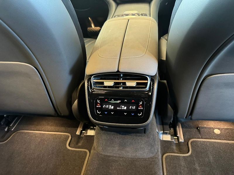 Mercedes-Benz EQS 580 4MATIC - fotka 14 z 23