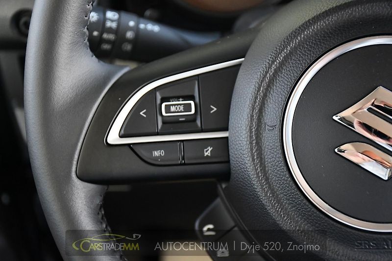 Suzuki Jimny 1,5 GLX AUTOMAT, 4X4 LONG - fotka 29 z 40