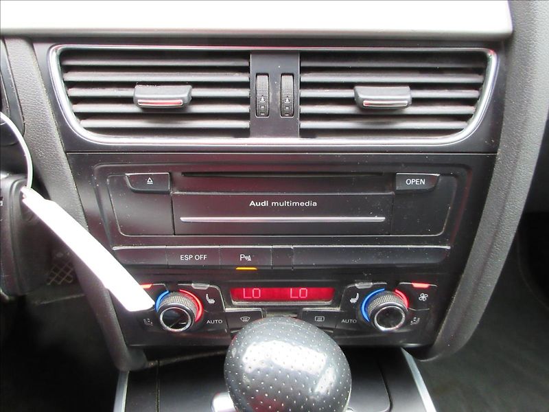 Audi A4 2,0 TFSi 155Kw S-Line, 4x4, VA - fotka 19 z 23