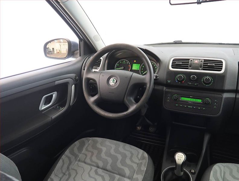 Škoda Fabia (2008) Ambiente 1.2, nová STK - fotka 7 z 15