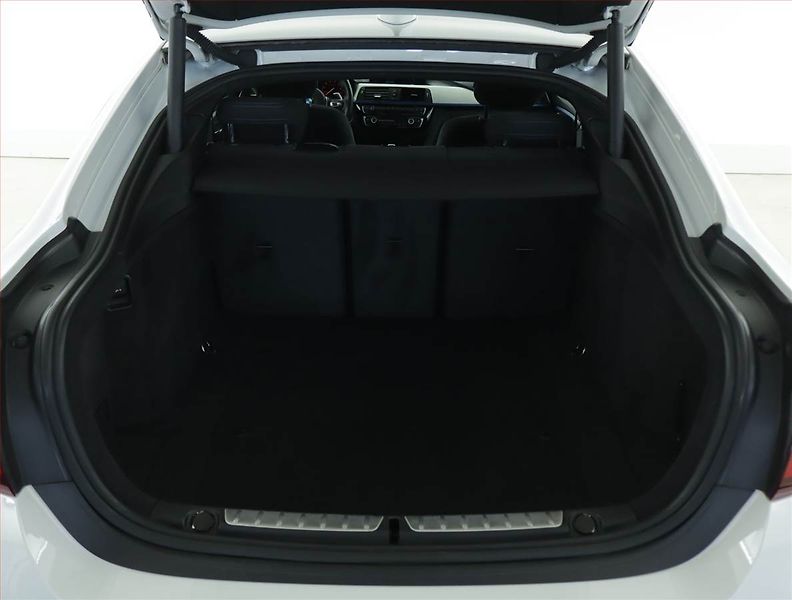 BMW Řada 4 (2020) M Paket 430i xDrive - fotka 14 z 18