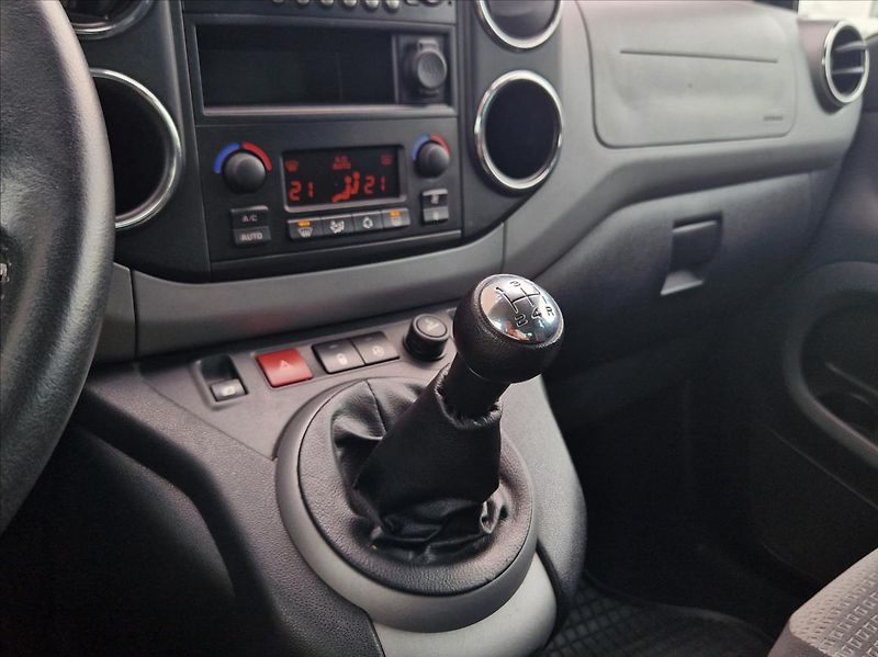 Citroën Berlingo 1,6 HDi 88kW MULTISPACE AUTOAC - fotka 25 z 30