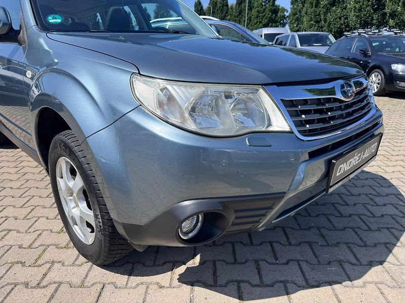 Subaru Forester (2008) 2,0i 110 KW TAŽNÉ SK STK - fotka 11 z 48