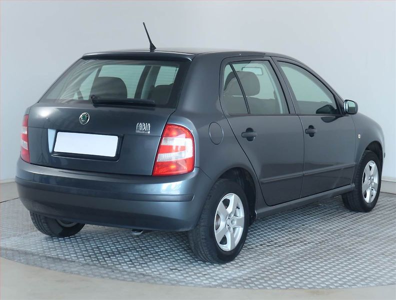 Škoda Fabia (2005) Ambiente 1.4 16V, nová STK - fotka 5 z 15