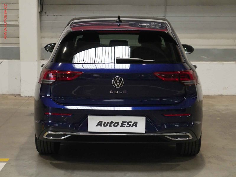 Volkswagen Golf (2020) 1.5TSi, AC, LED, navi - fotka 5 z 23