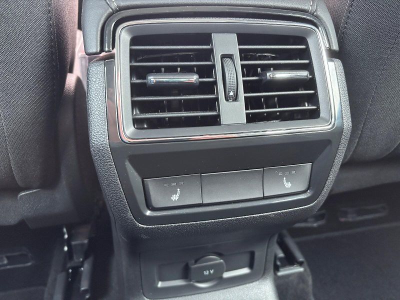 Škoda Karoq (2025) 2.0 TDI 110kW 4x4 DSG Top Sele - fotka 25 z 35