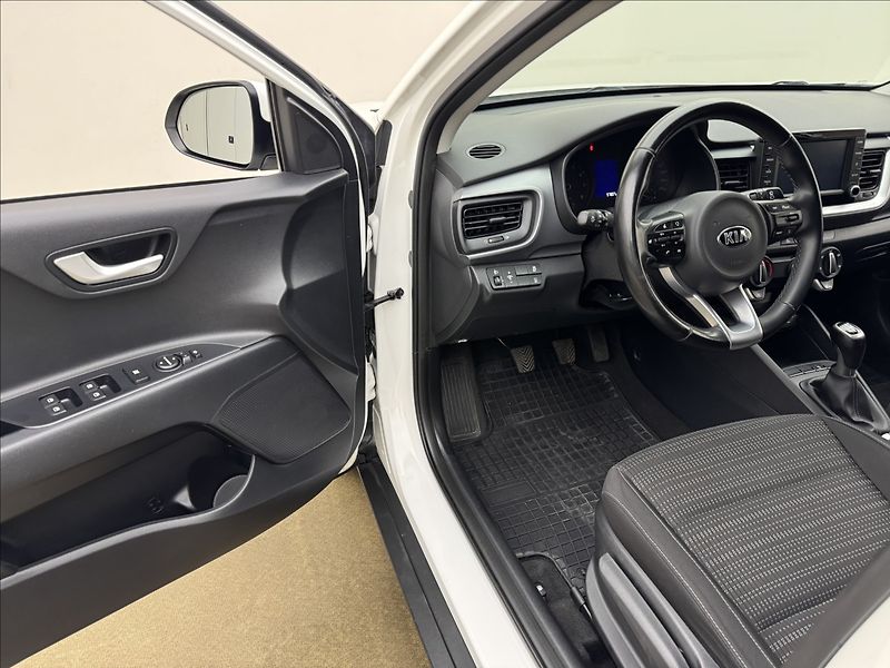 Kia Stonic 1,4 i SERVIS KAMERA 2X KOLA ČR - fotka 25 z 37