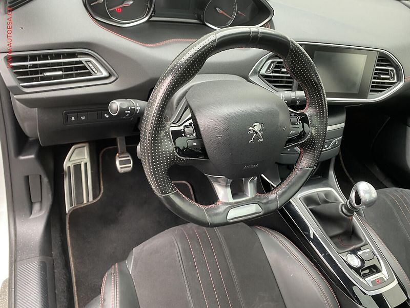 Peugeot 308 (2015) 2.0HDi, AC, LED, navi - fotka 12 z 16