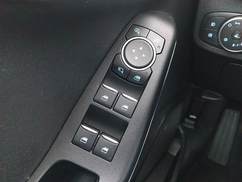 Ford Fiesta (2020) 1.0 EcoBoost, Navi, Xenony - fotka 17 z 20