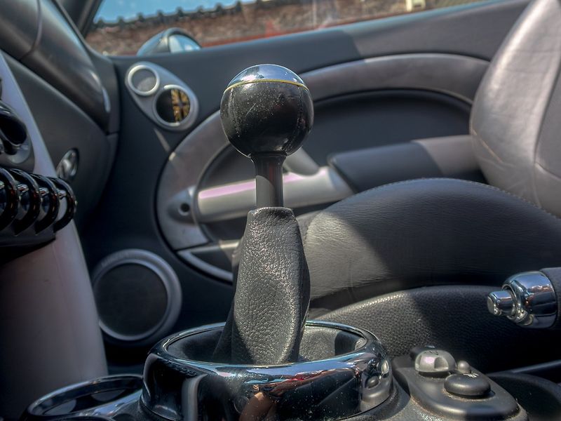 Mini Cooper S (2005) 1.6T 125KW – HARMAN KARDON - fotka 20 z 37