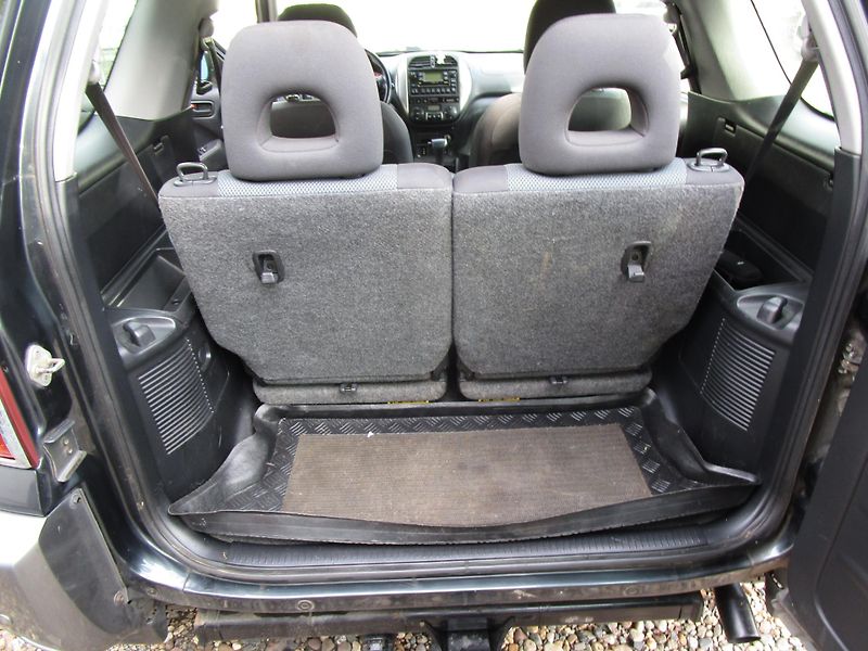 Toyota RAV4 2,0-110KW-4x4-AUTOMAT - fotka 7 z 16