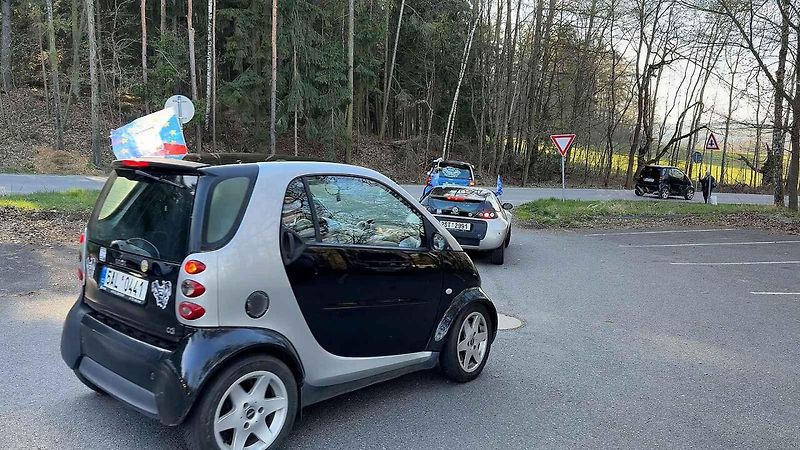 Malá auta, velká srdce. Smarťáci navštívili jarní Vlašim a adoptovali mývala