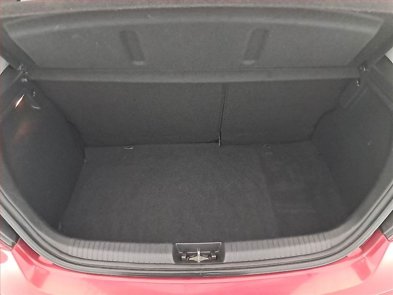 Hyundai i20 (2013) 1.2, nová STK, Tažné - fotka 14 z 15