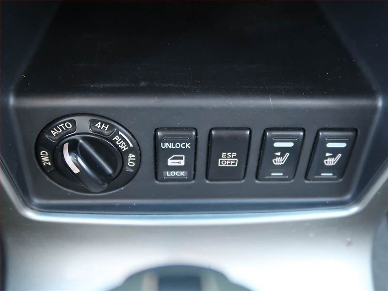 Nissan Pathfinder (2006) 2.5 dCi , 4X4, Automat - fotka 15 z 21