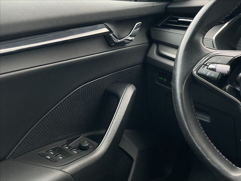 Škoda Octavia 2,0 TDI Combi Ambition Plus - fotka 14 z 24