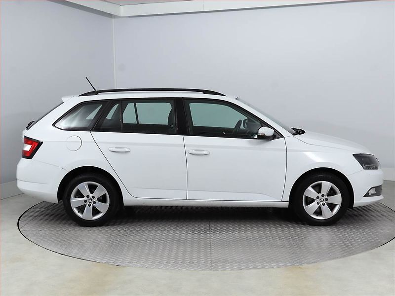 Škoda Fabia (2018) Ambition 1.0 TSI - fotka 6 z 13