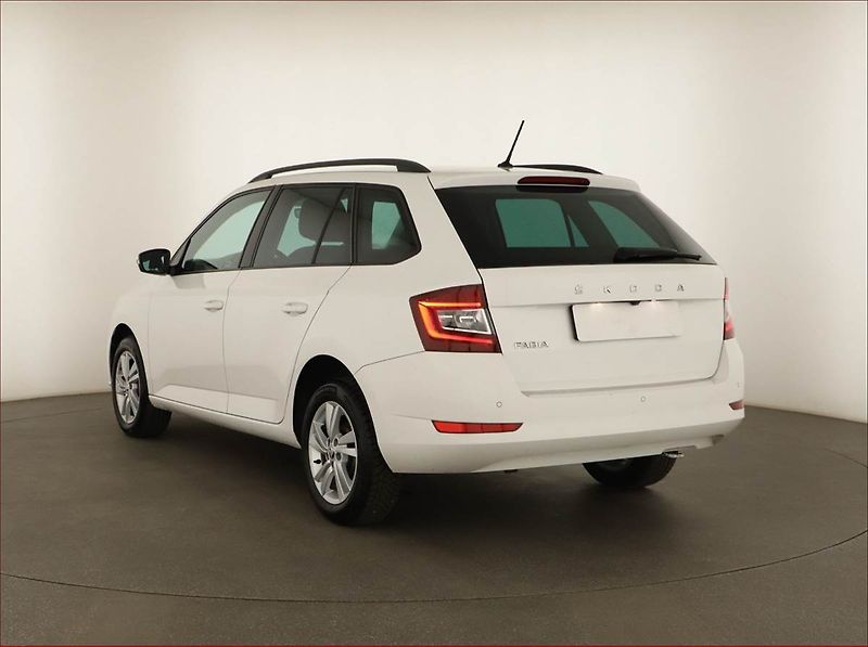 Škoda Fabia (2021) Style 1.0 TSI, ČR,1.maj - fotka 4 z 14