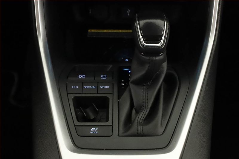 Toyota RAV4 (2020) Executive 2.5 Hybrid - fotka 16 z 18