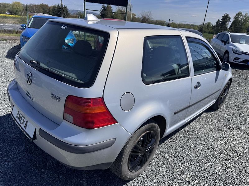 Volkswagen Golf 1.4 16V, 55 kW, 159 tis km - fotka 8 z 16