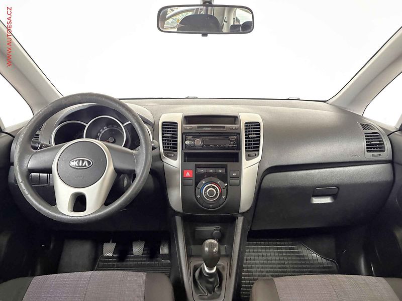 Kia Venga (2011) 1.4i, ČR, AC, park.asist - fotka 8 z 13