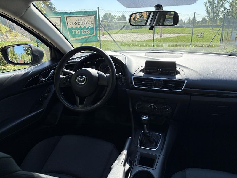 Mazda 3 1.5 Prime-Line - fotka 25 z 29