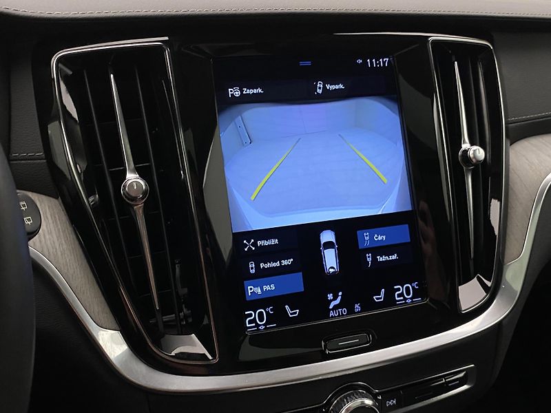 Volvo V60 CC B5 AWD BRIGHT PLUS AUT  - fotka 44 z 45