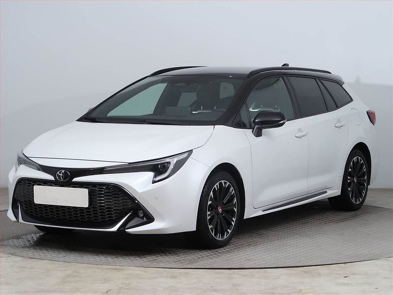 Toyota Corolla (2024) 1.8 Hybrid - fotka 2 z 15