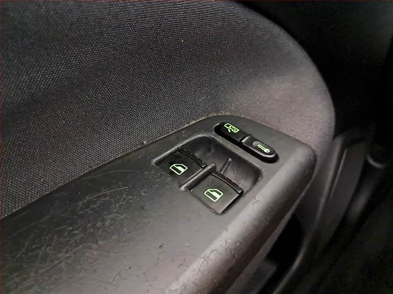 Škoda Octavia (2006) 1.6, nová STK, Klima - fotka 16 z 16
