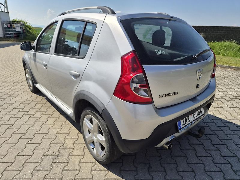Dacia Sandero 1,6 STEPWAY - fotka 4 z 10