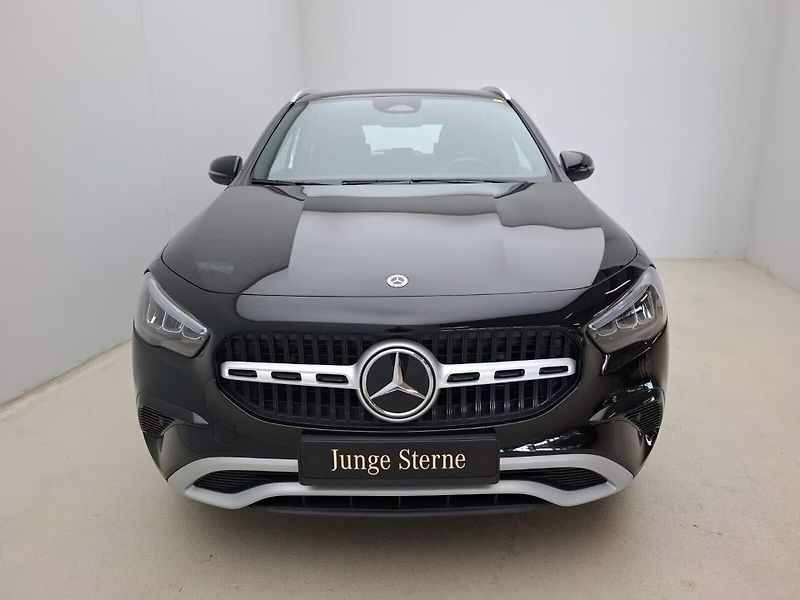 Mercedes-Benz GLA 200 Kamera LED DAB - fotka 2 z 18