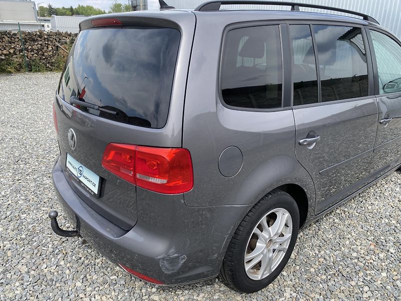 Volkswagen Touran 2.0TDi 140PS DSG TAŽNÉ - fotka 17 z 47