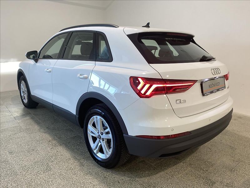 Audi Q3 1,5 35 TFSI S tronic - fotka 20 z 24