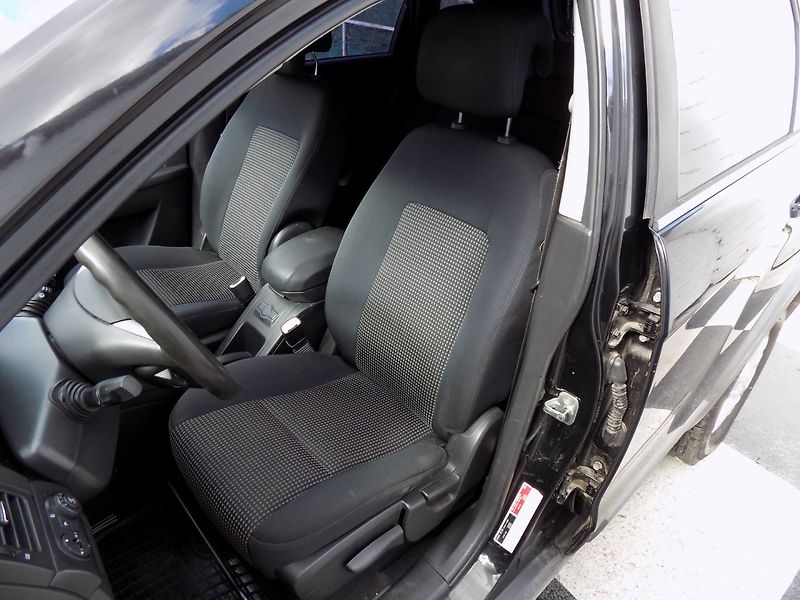 Chevrolet Captiva (2007) 2.0CDTi/4x4/Klimatizace/ - fotka 13 z 33