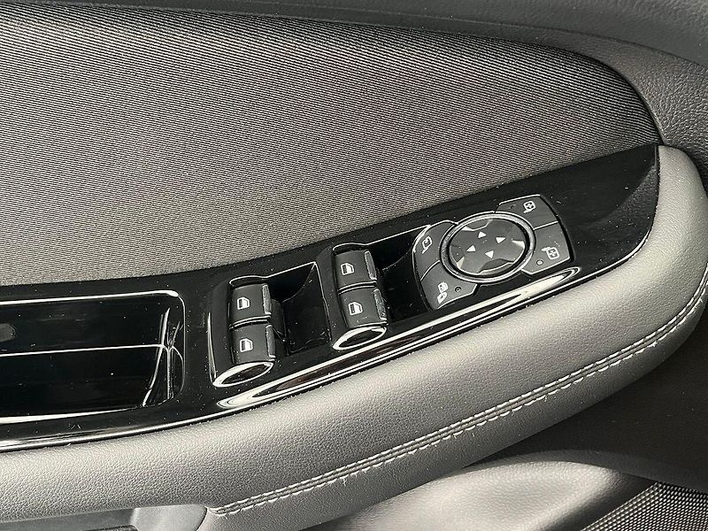 Ford Galaxy 2.5 HEV TITANIUM 7 míst - fotka 12 z 59
