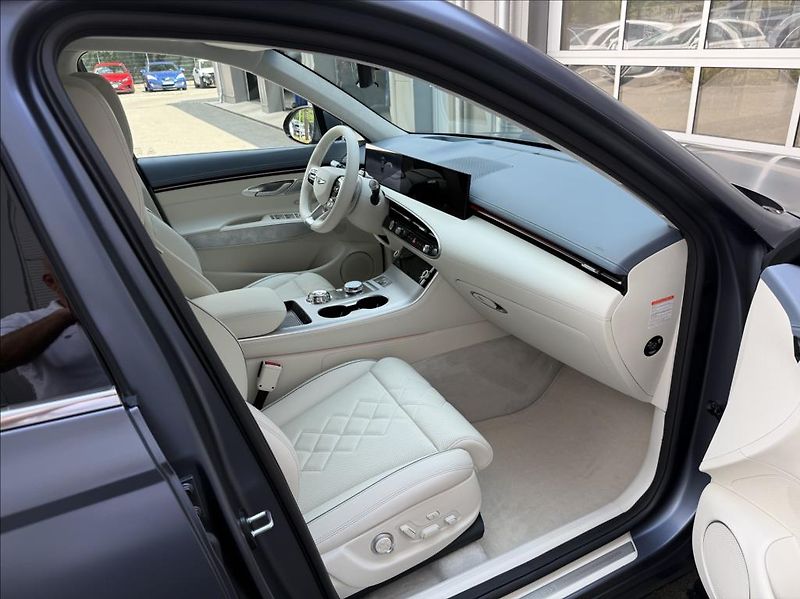 Genesis GV70 AWD  FL Electrified Premium - fotka 12 z 23