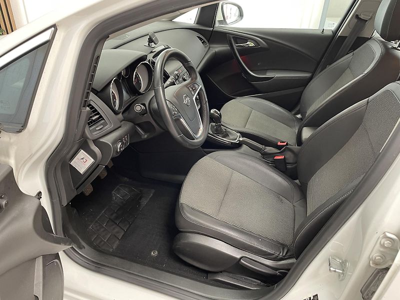 Opel Astra 1.6 CDTi ČR 1.MAJ.DIGIAC  - fotka 19 z 23
