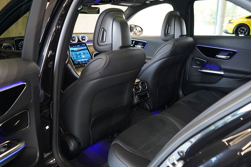 Mercedes-Benz Třídy C 300d 4MATIC AMG, Panorama, HUD - fotka 45 z 50