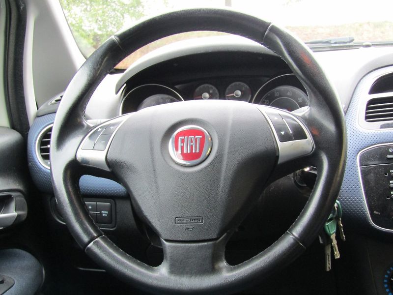 Fiat Punto (2011) 1.4I 57kW CNG - fotka 16 z 34