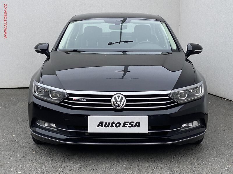 Volkswagen Passat (2017) 2.0TDi 4x4, ČR, Highline, DSG - fotka 2 z 17