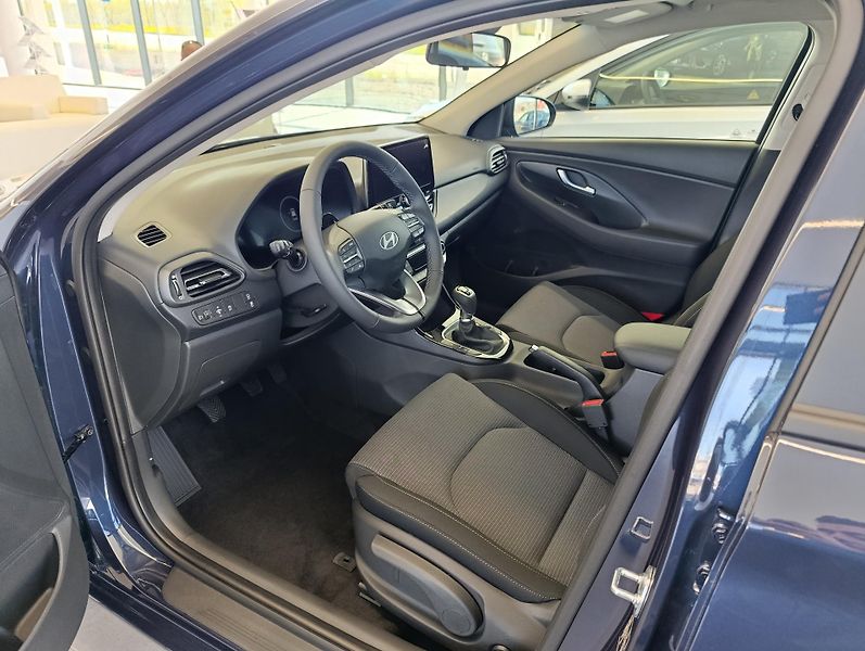 Hyundai i30 (2026) WG 1,0 T-GDI MT GO CZECH   - fotka 8 z 10